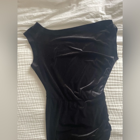 Norma Kamali Drop Shoulder Side Drape Gown in Black velvet - Picture 11 of 13